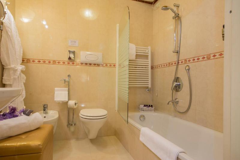 Junior Suite image 2