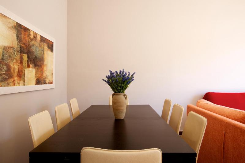 Riviera Apartments - image 12