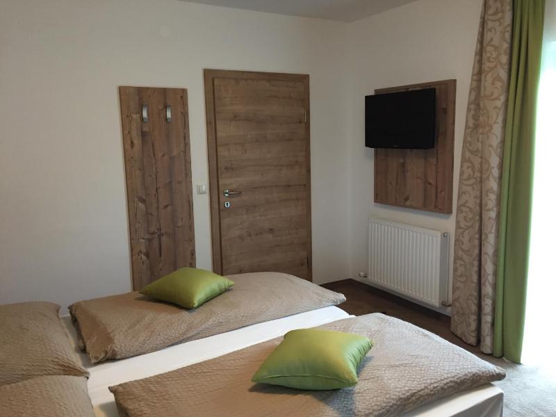 Double Room image 3