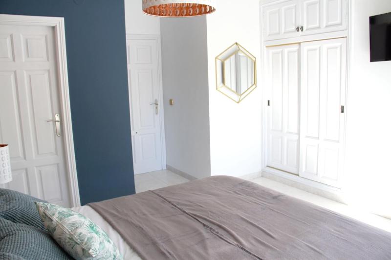 Superior King Room image 4