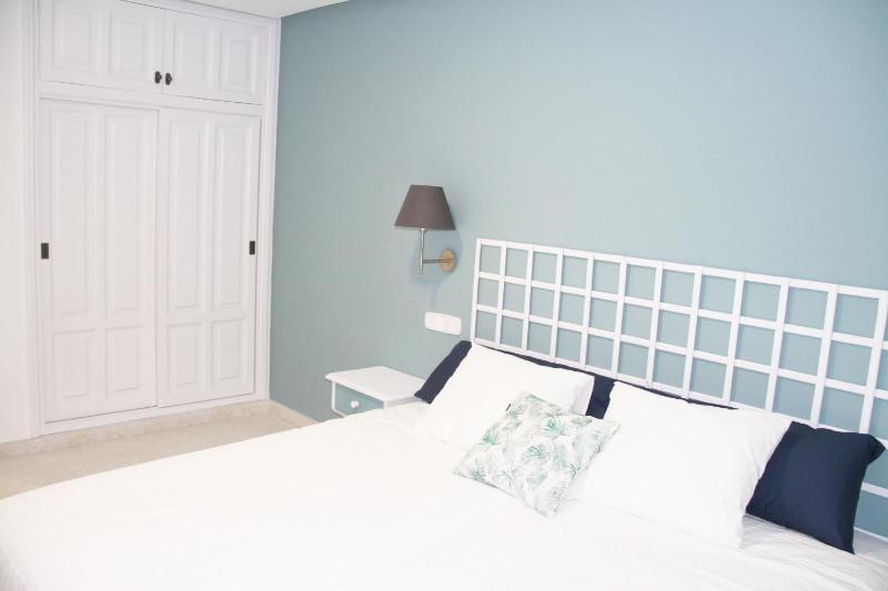 Twin Room image 2