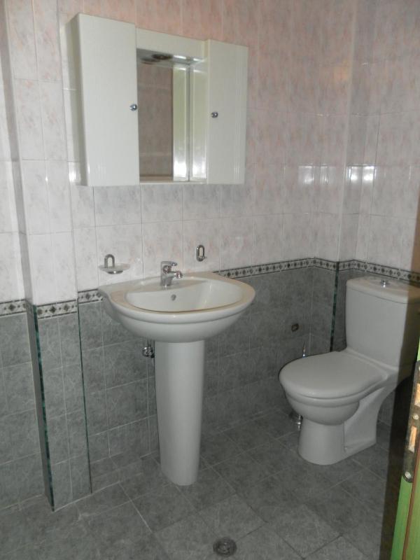 Triple Room with Shared Bathroom image 2