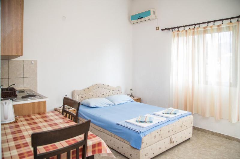 Studio with Sea View image 4