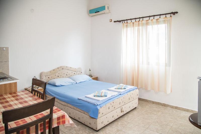 Studio with Sea View image 3