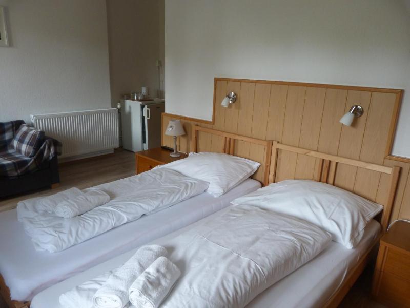 Comfort Double or Twin Room with Balcony and Garden View image 3