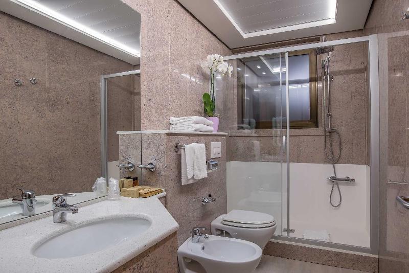 Junior Suite image 1