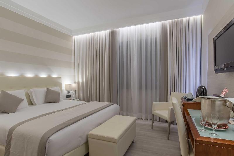 Superior Double or Twin Room image 3