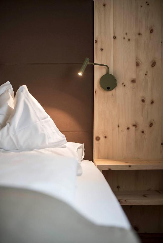 Double Room with Balcony and Lake View image 3