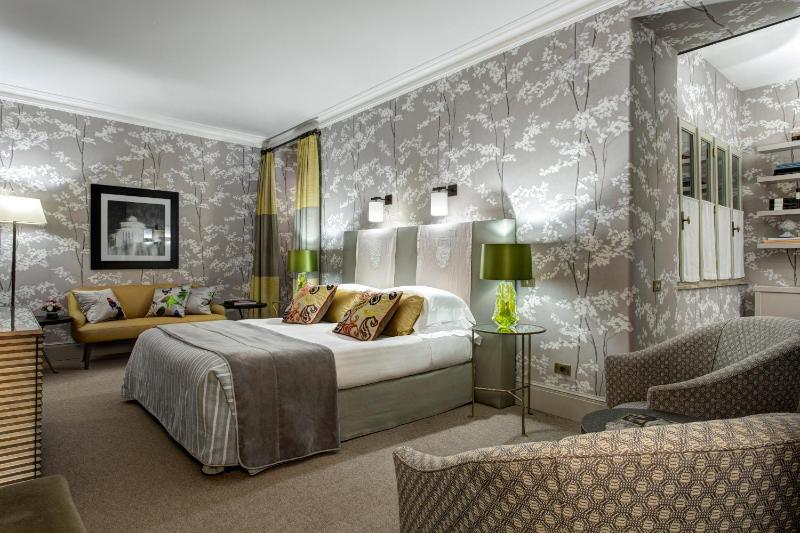 Deluxe Double or Twin Room image 4