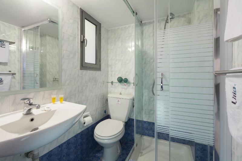 Single Room image 2