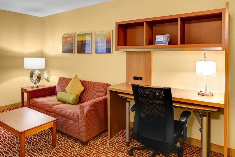 Queen Studio Suite - Non-Smoking image 4