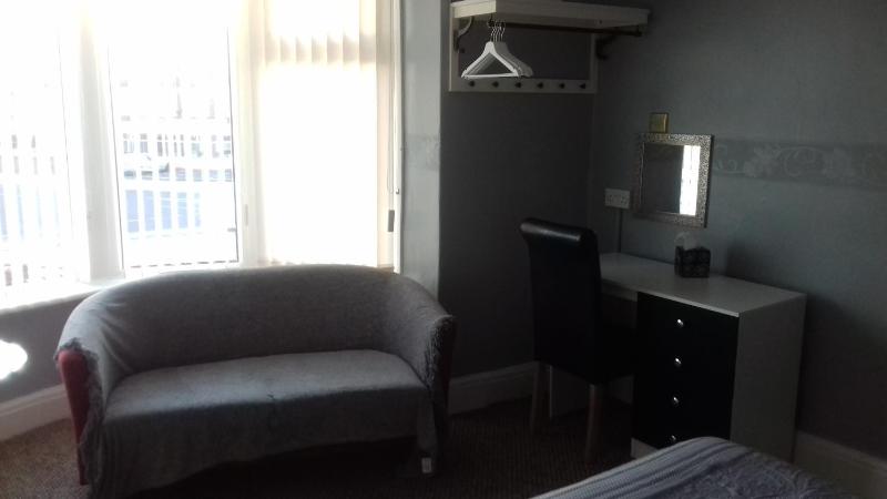 Elmfield - image 11