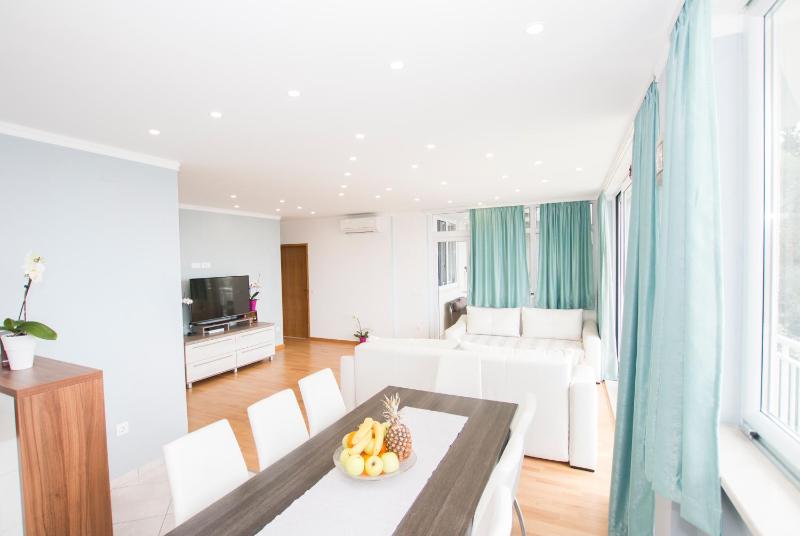 Two Bedroom Apartment with Sea View and Terrace image 2