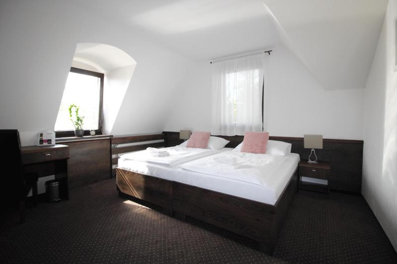 Double Room with King-Size Bed image 1