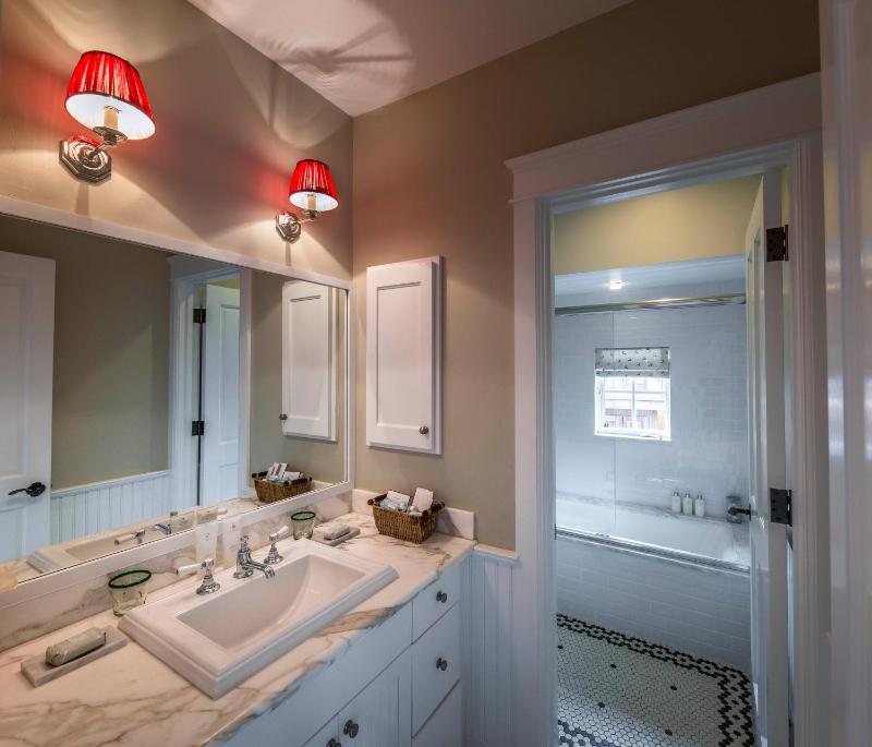 Dunton Town House Hotel - image 12