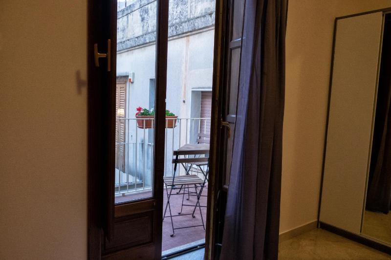 Suite with Balcony image 4