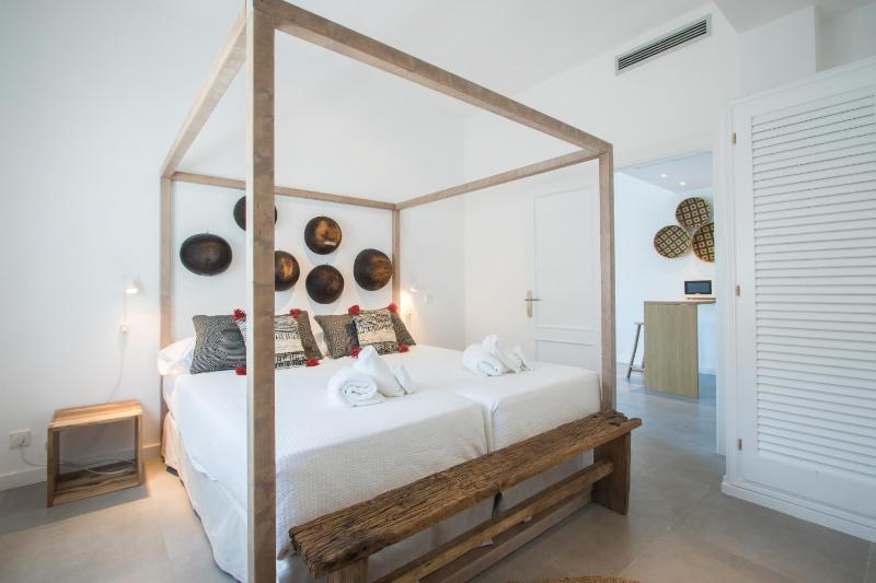 Two-Bedroom Apartment with Terrace and Sea View image 3