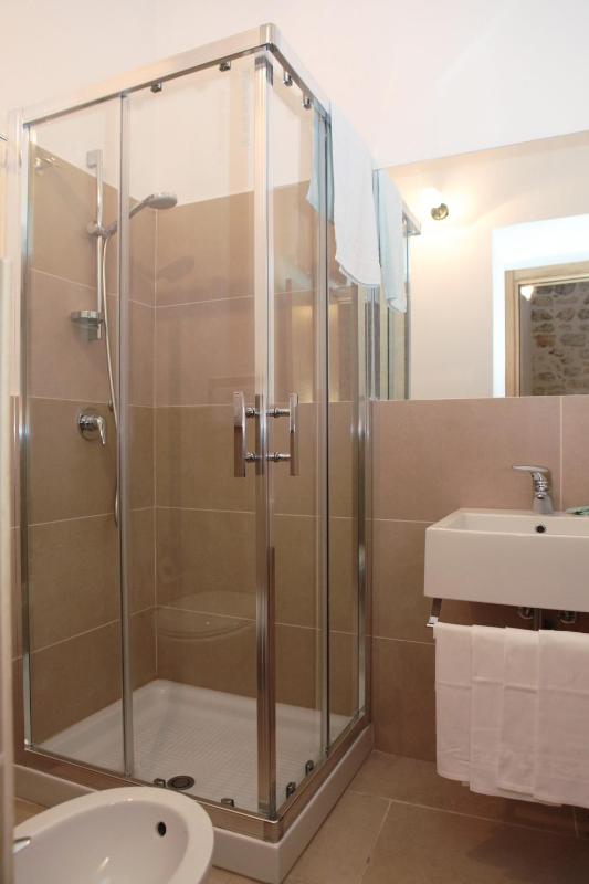 Quadruple Room image 3
