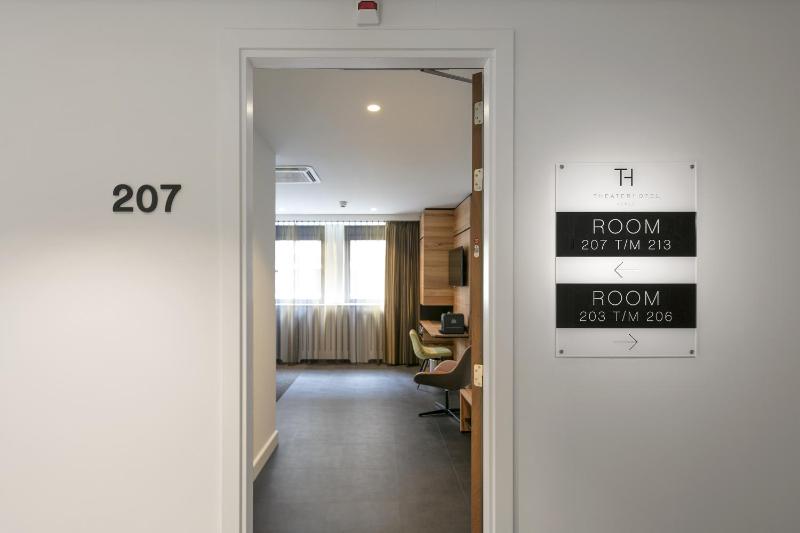 Deluxe Double Room image 3