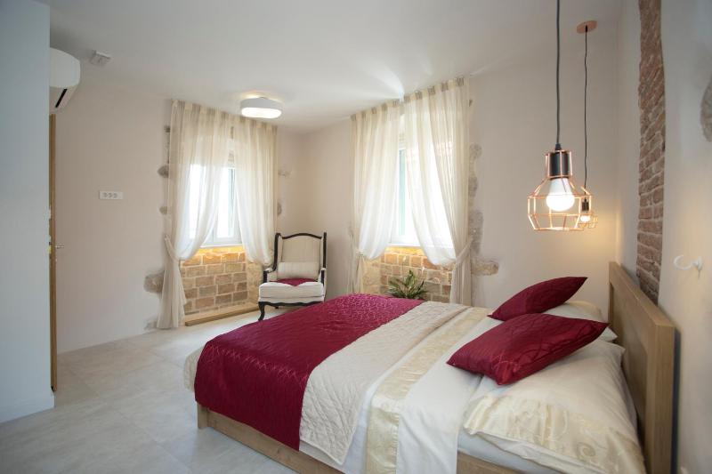 Deluxe Double Room image 1