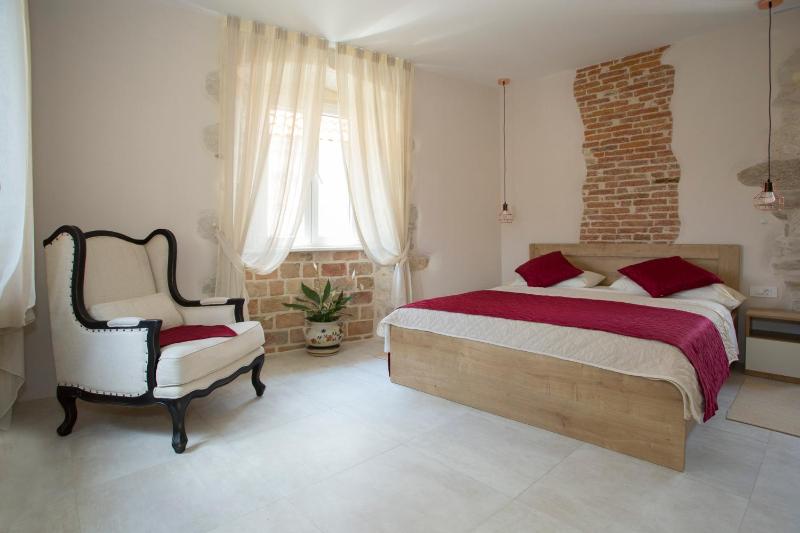 Deluxe Double Room image 4