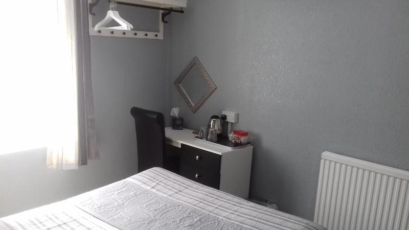Double Room image 2