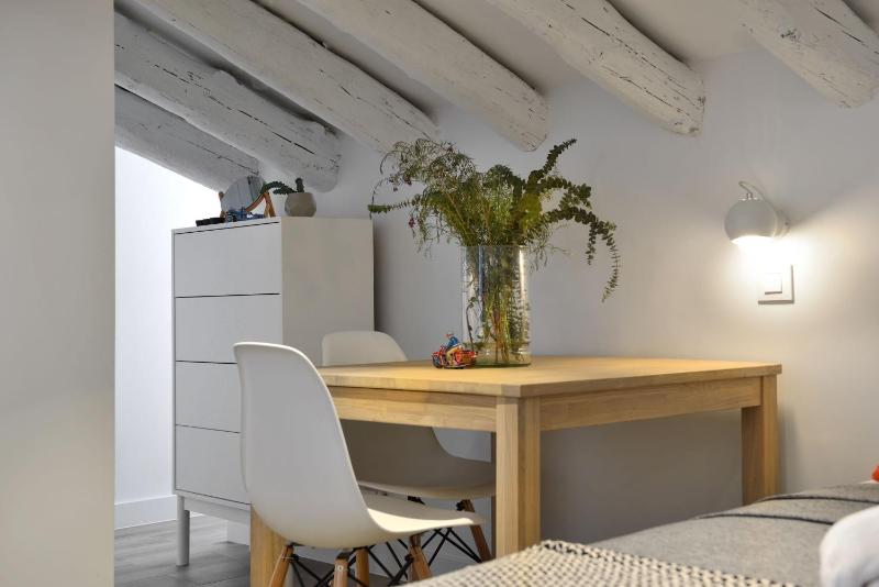 Studio Apartment image 2