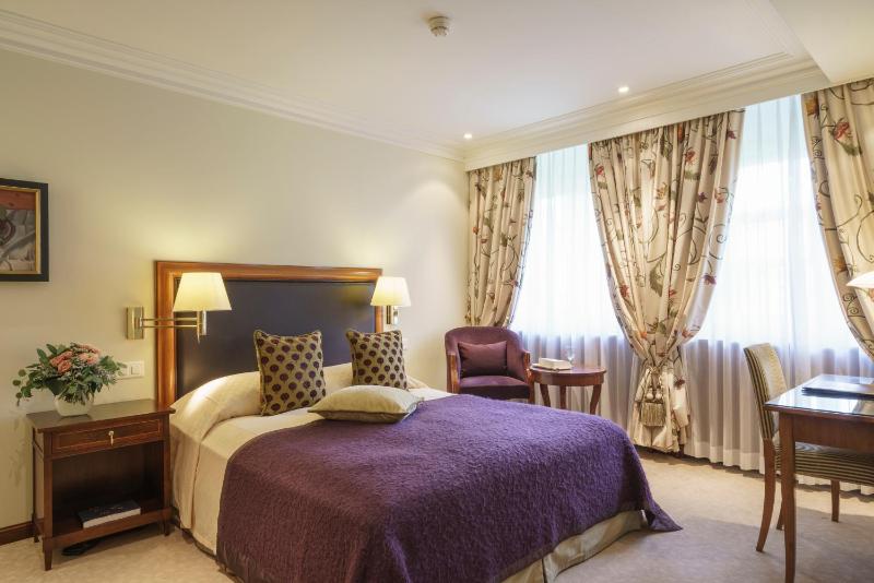 Deluxe Single Room image 1