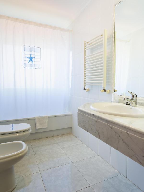 Double or Twin Room with Side Sea View image 3