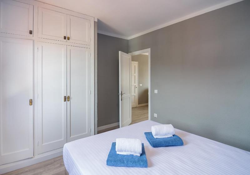 One-Bedroom Apartment image 4