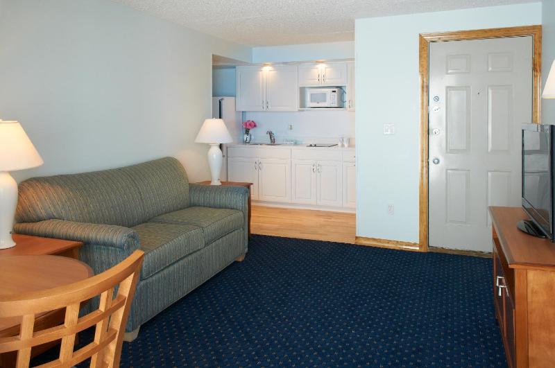 Queen Suite image 2
