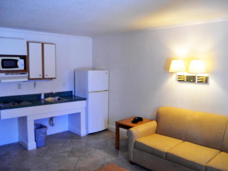 Cerca Del Mar Motel - image 12