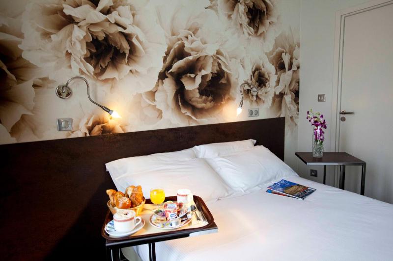 Double Room image 3