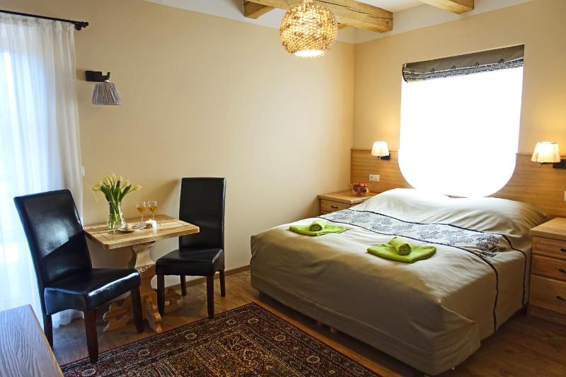 Double Room image 4