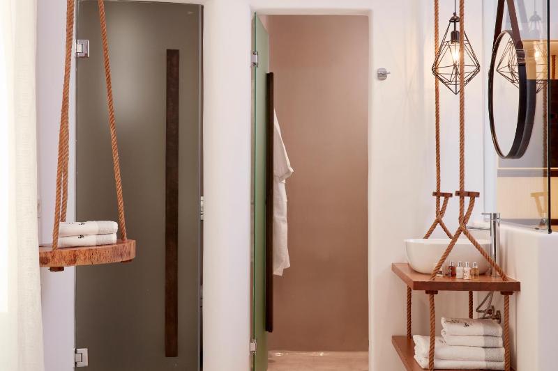 Enjoy Suite Sea View image 4