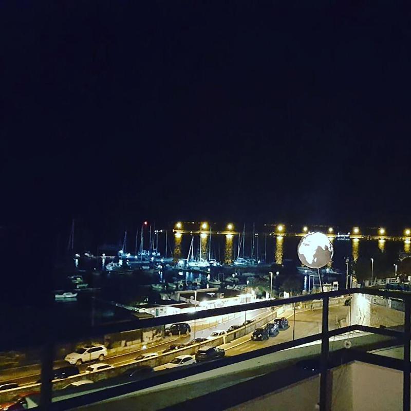 Deluxe Triple Room with Sea View image 2