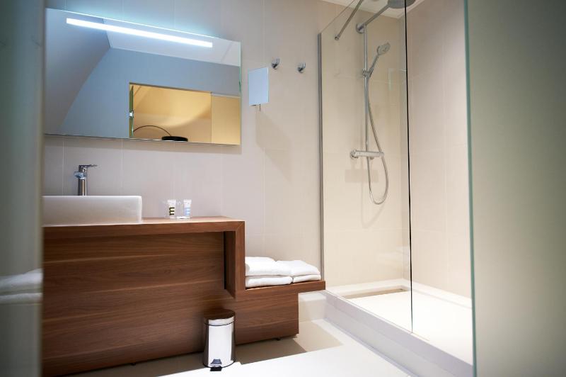Double Room image 4
