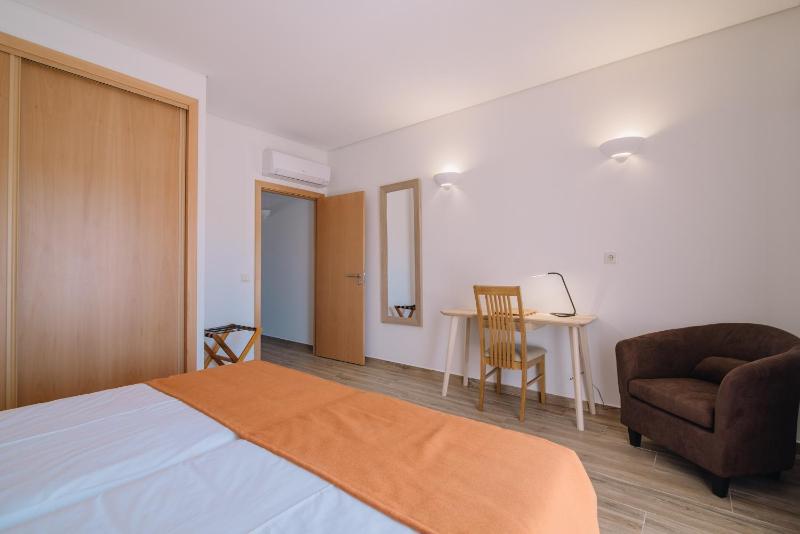 One-Bedroom Apartment (2 Adults + 2 Children) image 3