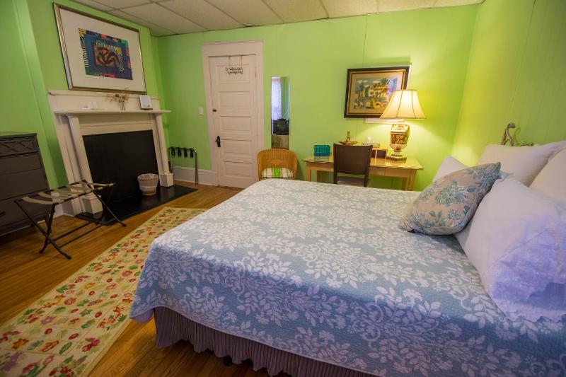 Double Room with Private External Bathroom image 2