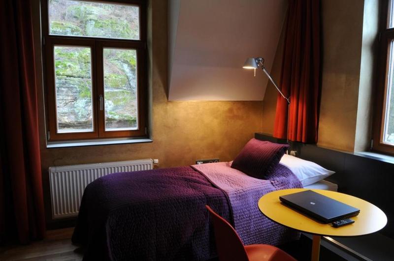 Single Room image 3