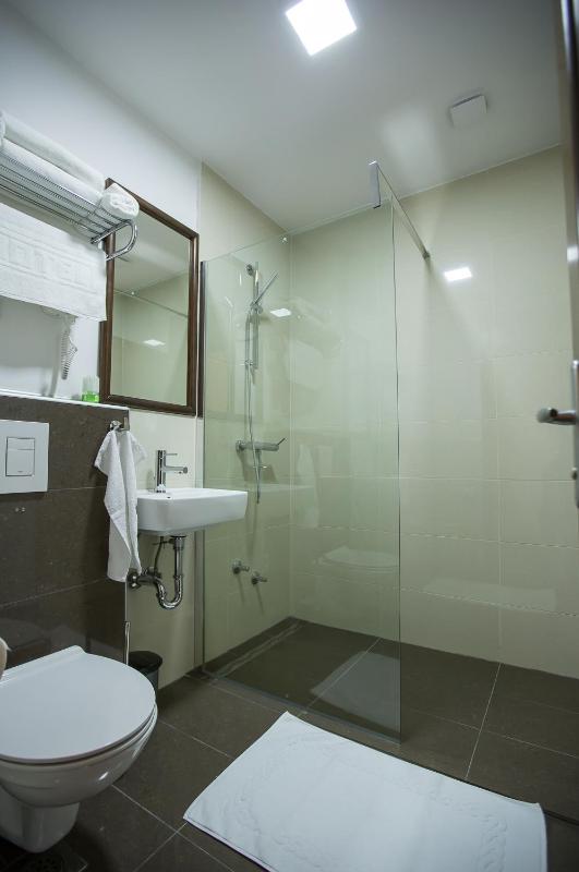 Comfort Triple Room image 2