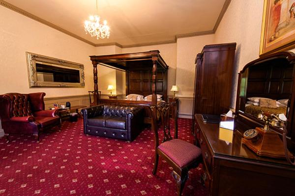 Feature Room image 2