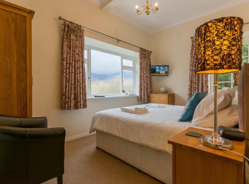 Double or Twin Room with Mountain View image 1