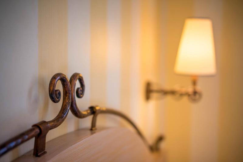 Budget Double Room image 3