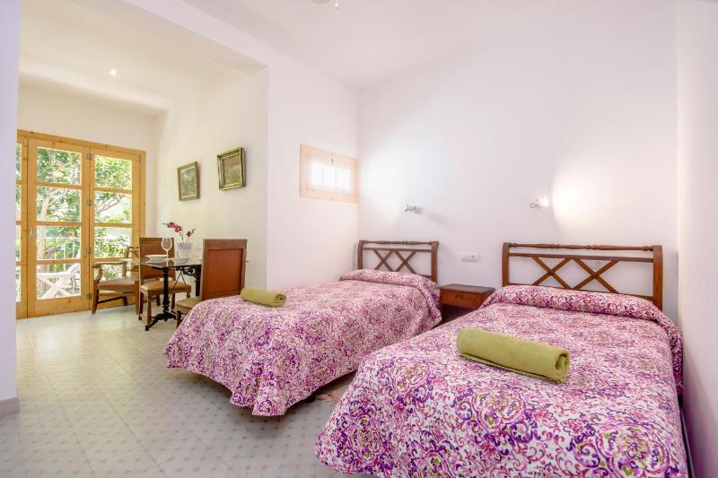 One-Bedroom Apartment with Balcony image 2