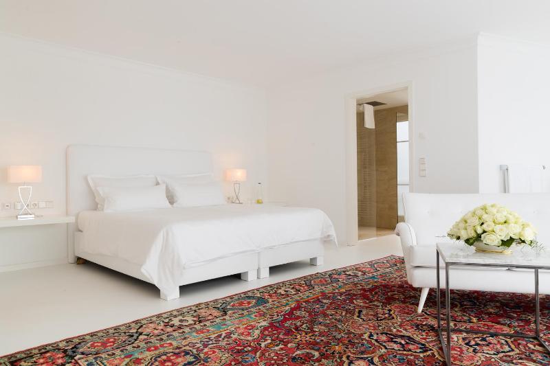 Junior Suite (2 Adults) image 2