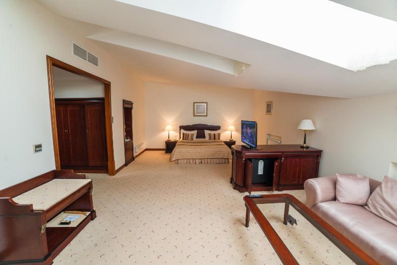 Junior Suite - Attic image 3