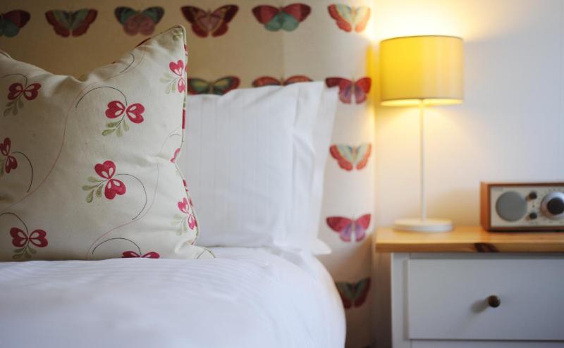 Standard Double Room image 3