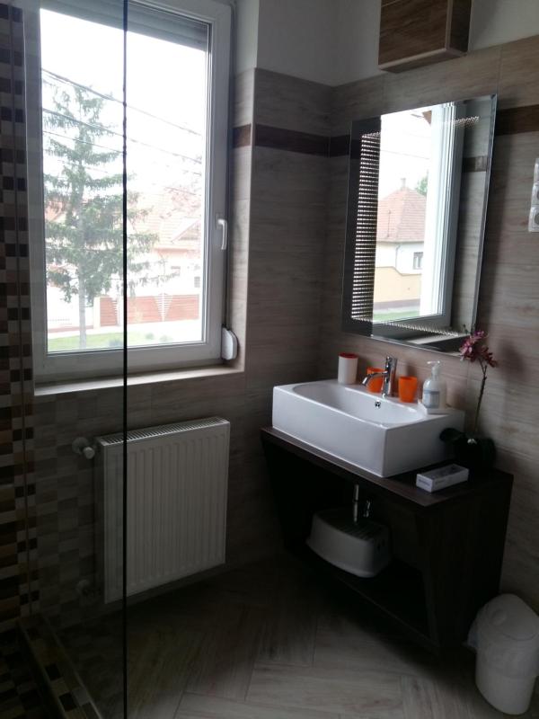 Katalin Boutique & Wellness Apartmanok - image 26