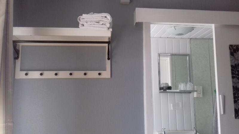 Compact Double Room image 4